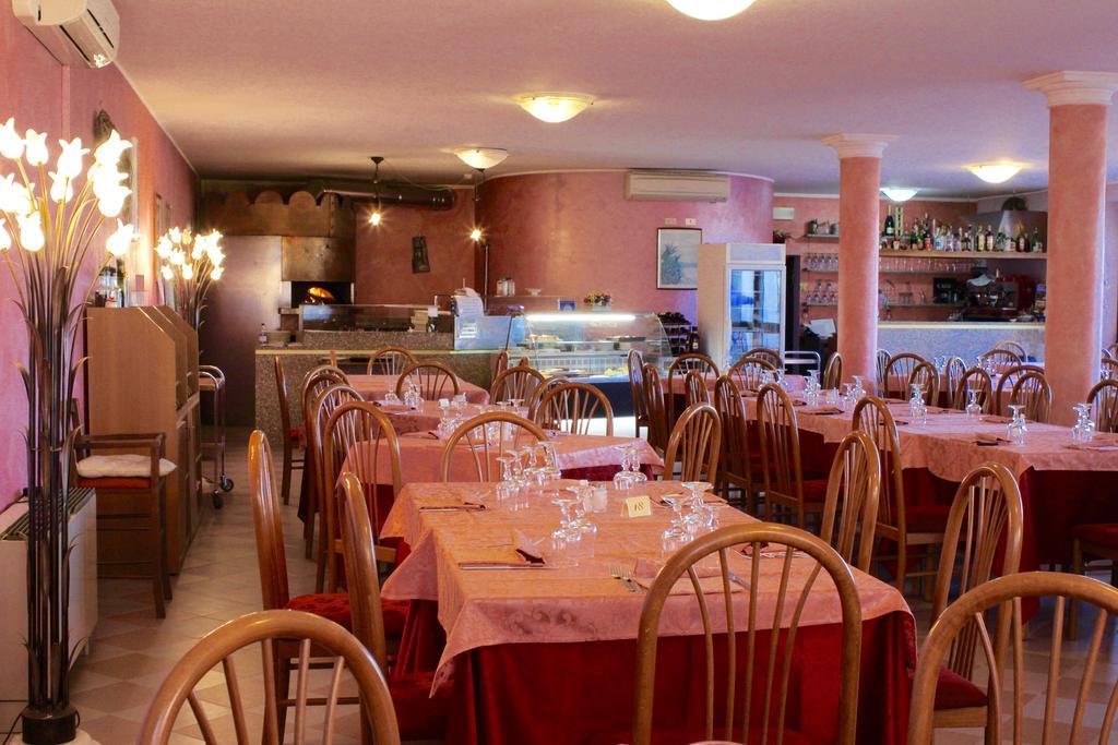 צ'רטוזה די פאביה Hotel Monumento מראה חיצוני תמונה