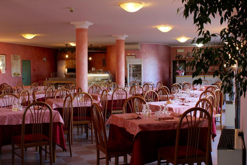 צ'רטוזה די פאביה Hotel Monumento מראה חיצוני תמונה