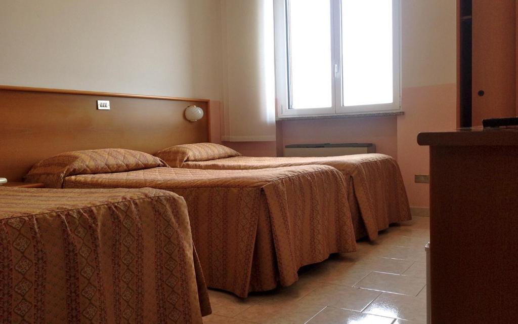 צ'רטוזה די פאביה Hotel Monumento חדר תמונה