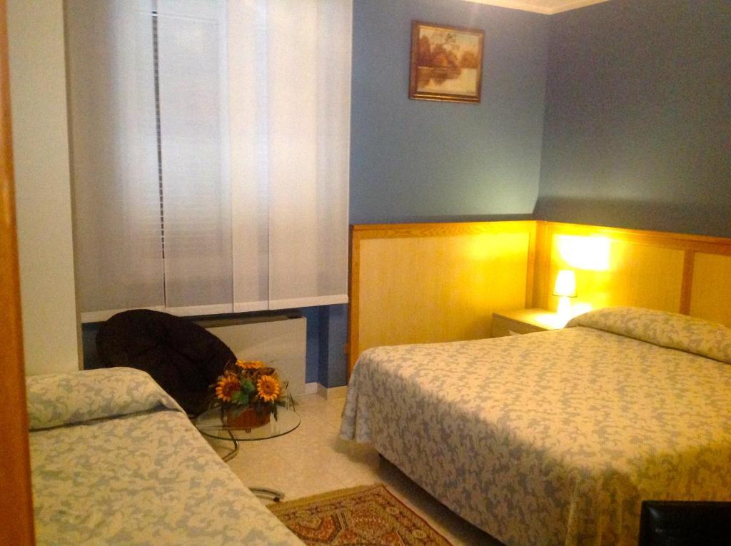 צ'רטוזה די פאביה Hotel Monumento חדר תמונה