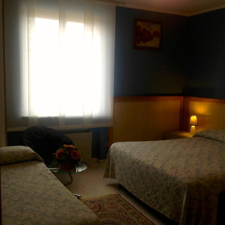 צ'רטוזה די פאביה Hotel Monumento חדר תמונה