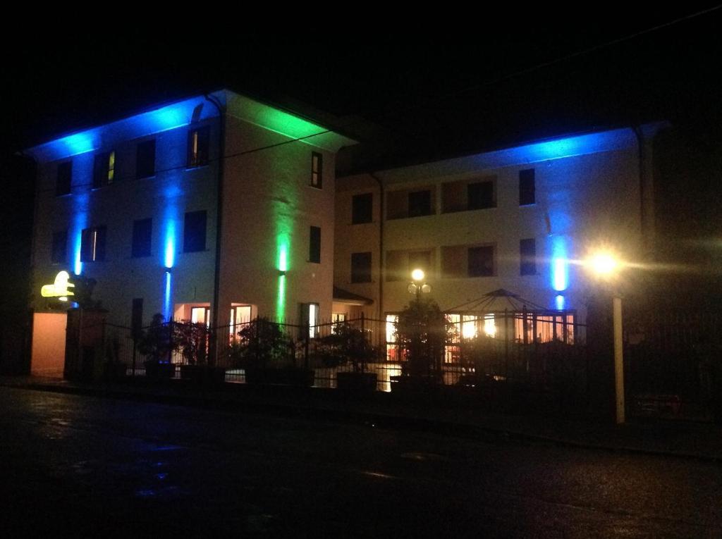 צ'רטוזה די פאביה Hotel Monumento מראה חיצוני תמונה