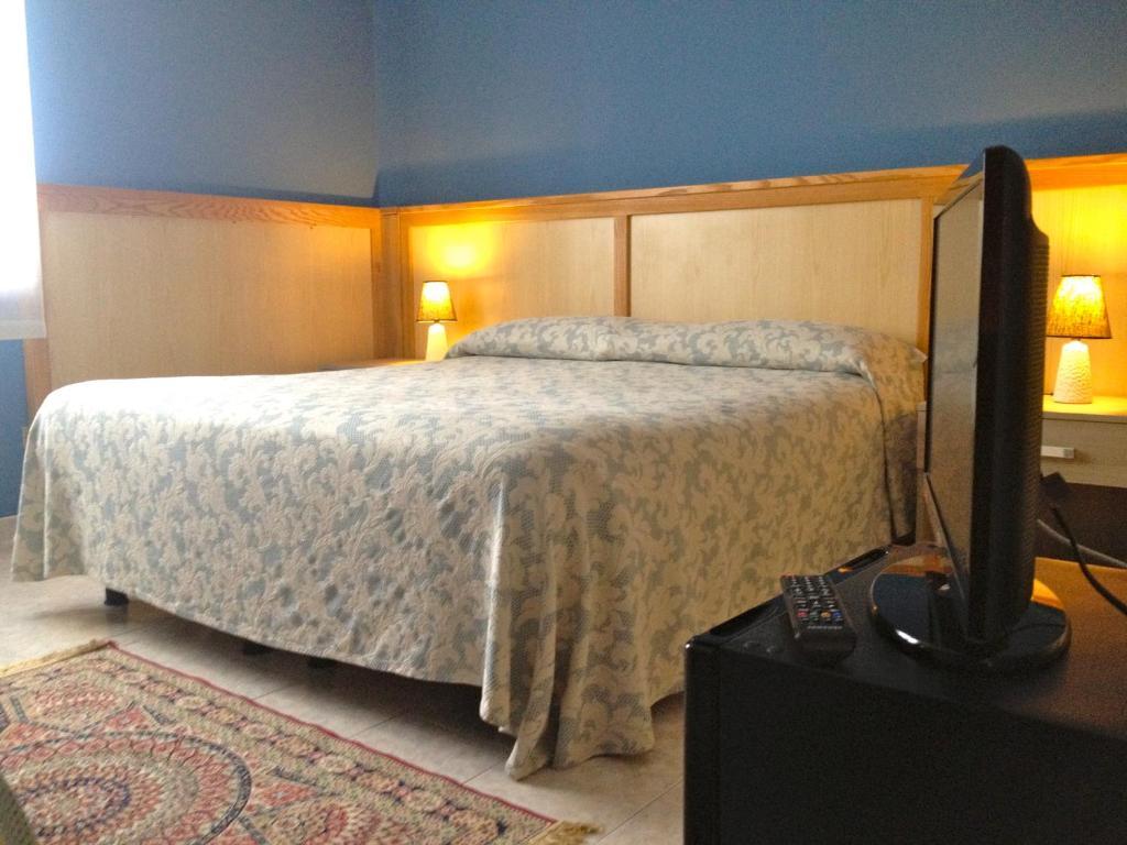 צ'רטוזה די פאביה Hotel Monumento מראה חיצוני תמונה